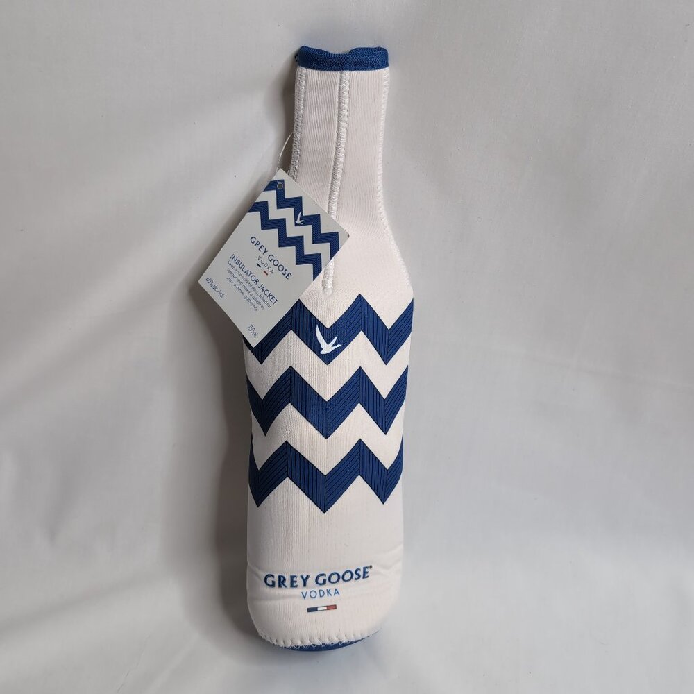 NEW Grey Goose Vodka White/Blue 750mL Insulated Jacket/Sleeve Official Merch